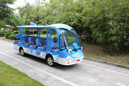 自驾旅游观光车