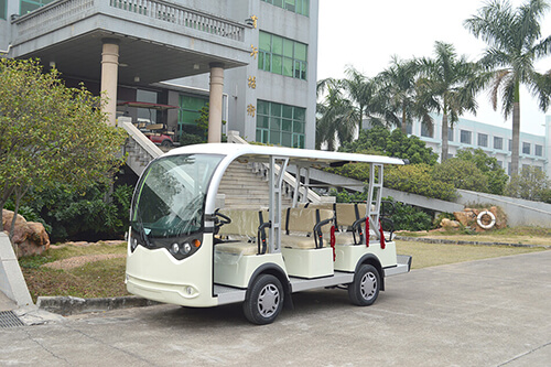 蓄电池四门四座电动观光车